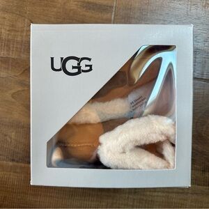 New UGG Gojee Baby Shoes 4/5 (12-18 mo)